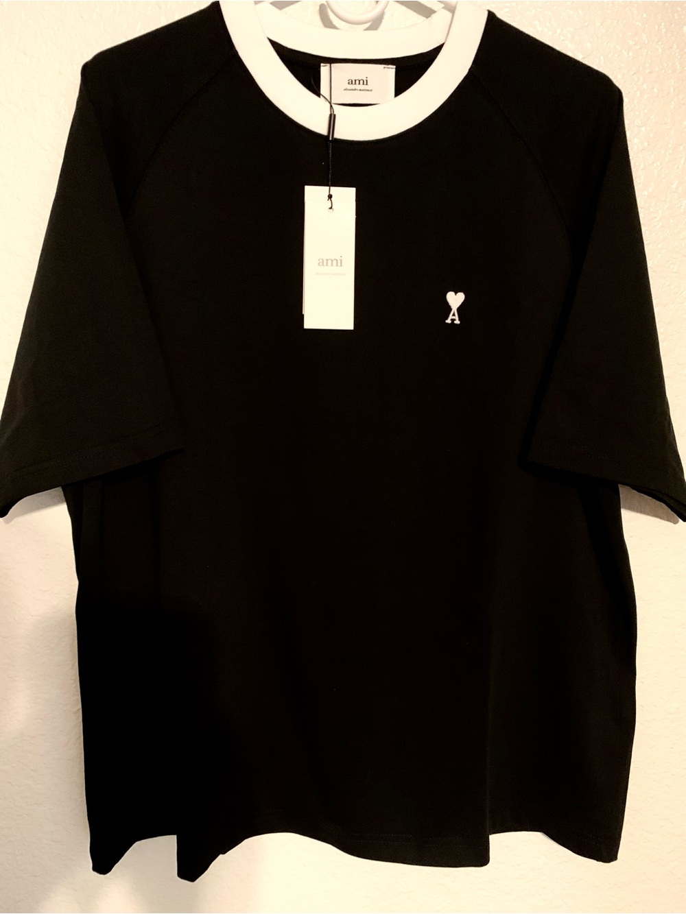 Ami Black Short-Sleeve Crewneck Tee with White Trim and Heart Logo